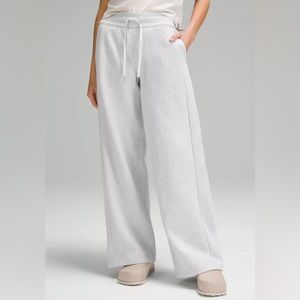 Lululemon Scuba Mid-Rise Wide-Leg Pant